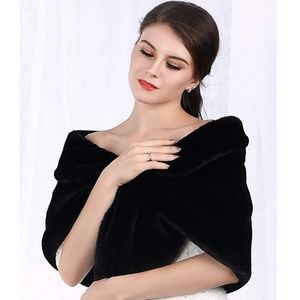 NWOT Faux fur wrap shawl